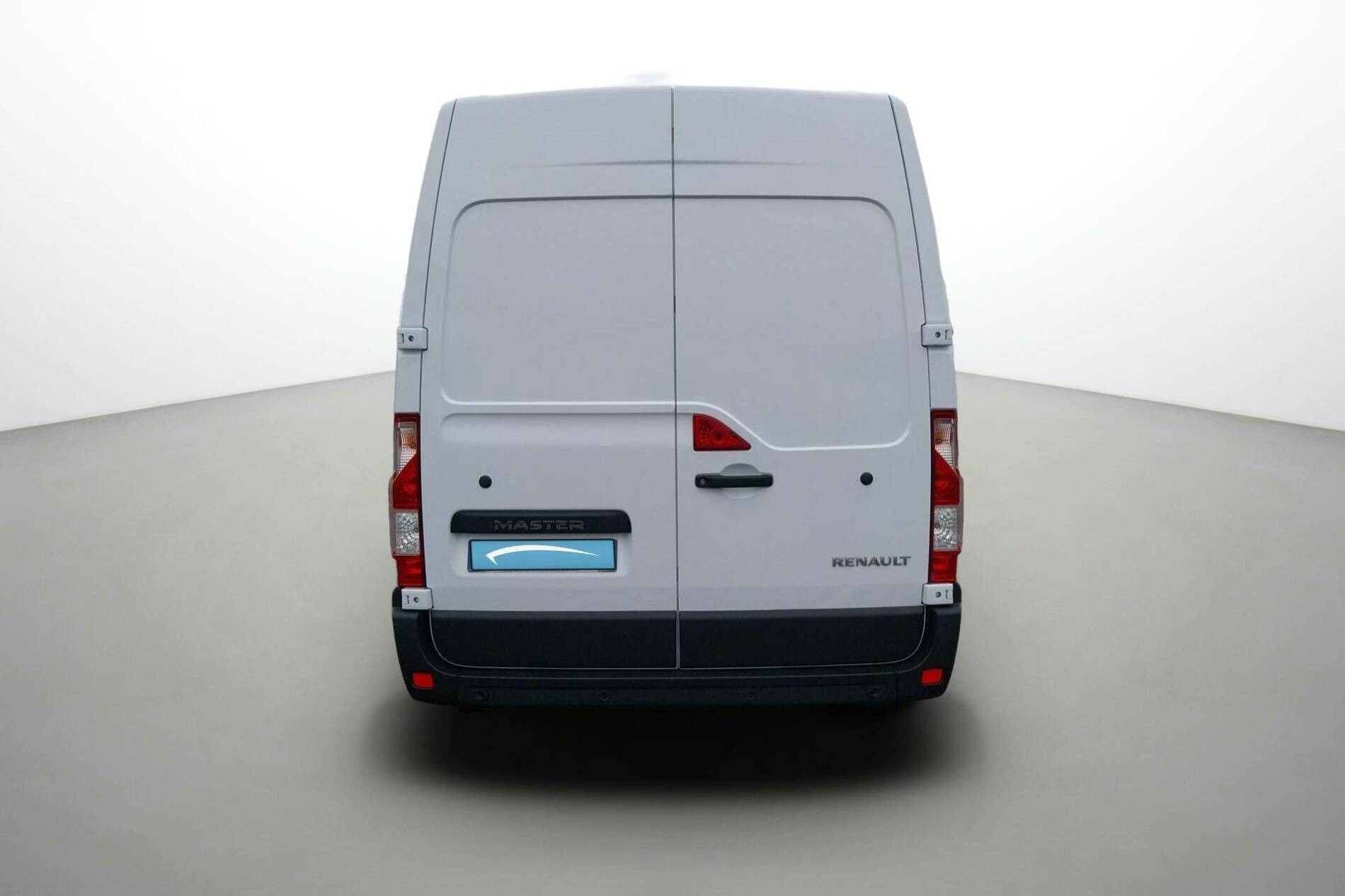 Vente en ligne Renault Master Fourgon MASTER FGN TRAC F3500 L2H2 BLUE DCI 135 au prix de 25 990 €