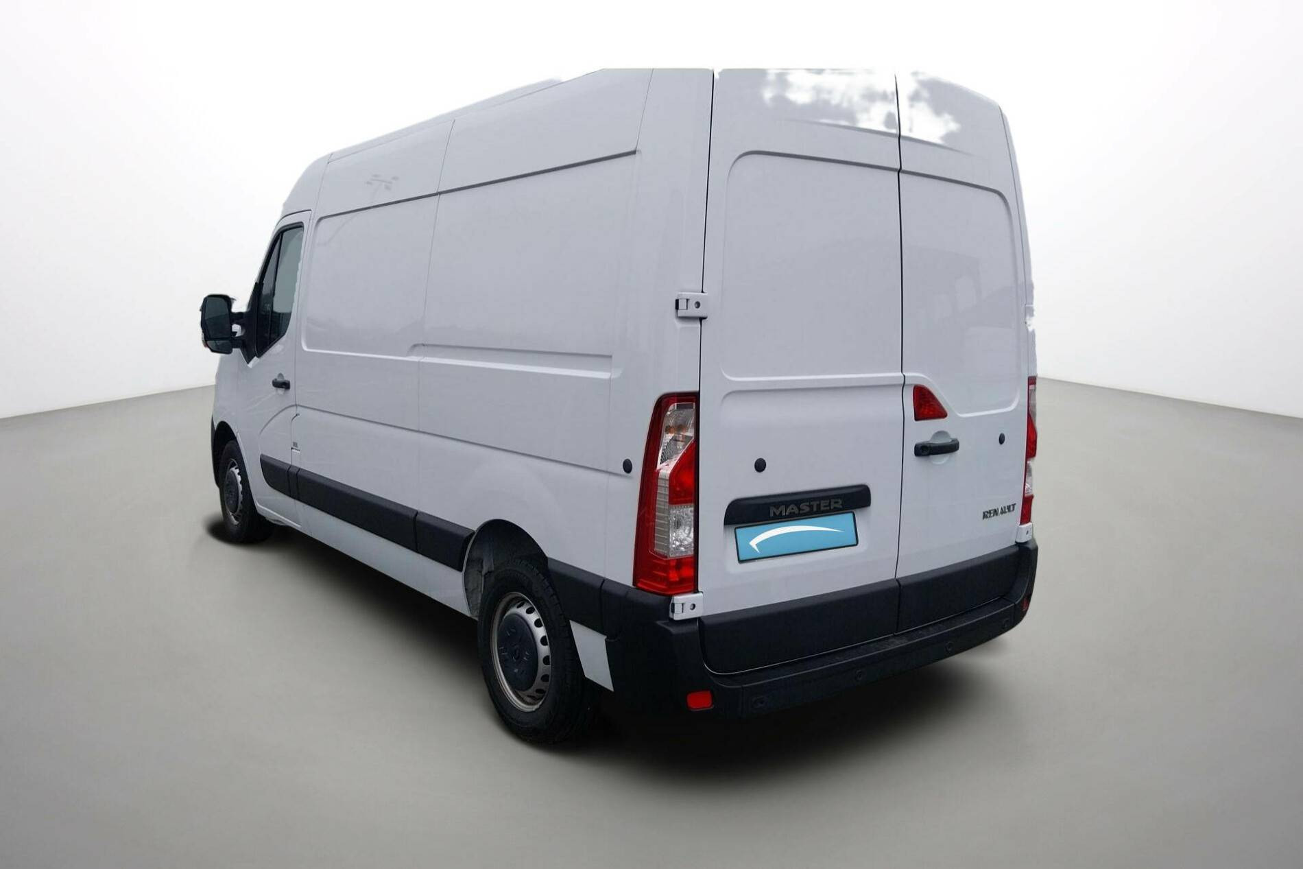 Vente en ligne Renault Master Fourgon MASTER FGN TRAC F3500 L2H2 BLUE DCI 135 au prix de 26 990 €