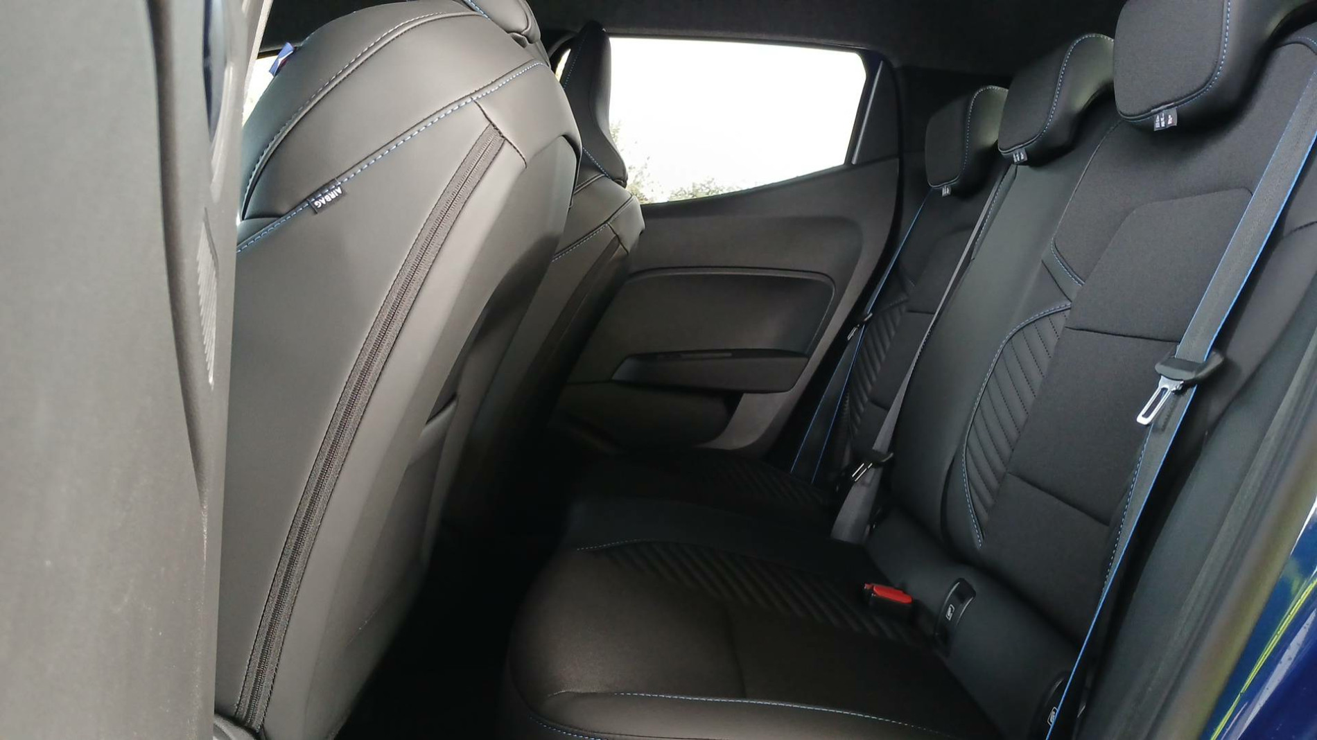 Vente en ligne Renault Clio 5 Clio E-Tech full hybrid 145 au prix de 25 390 €