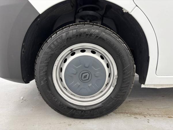 Vente en ligne Renault Master Fourgon MASTER FGN TRAC F3500 L2H2 BLUE DCI 135 au prix de 26 990 €