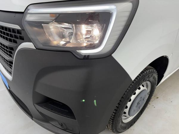 Vente en ligne Renault Master Fourgon MASTER FGN TRAC F3500 L2H2 BLUE DCI 135 au prix de 26 990 €