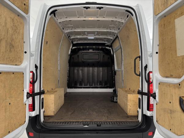 Vente en ligne Renault Master Fourgon MASTER FGN TRAC F3500 L2H2 BLUE DCI 135 au prix de 26 990 €