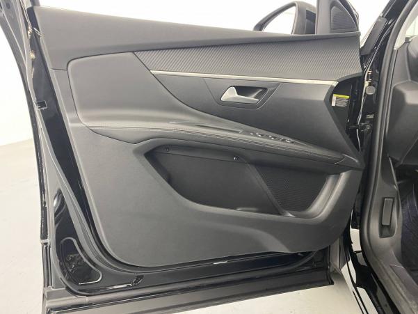 Vente en ligne Peugeot 3008  1.2 Puretech 130ch S&S EAT6 au prix de 15 990 €