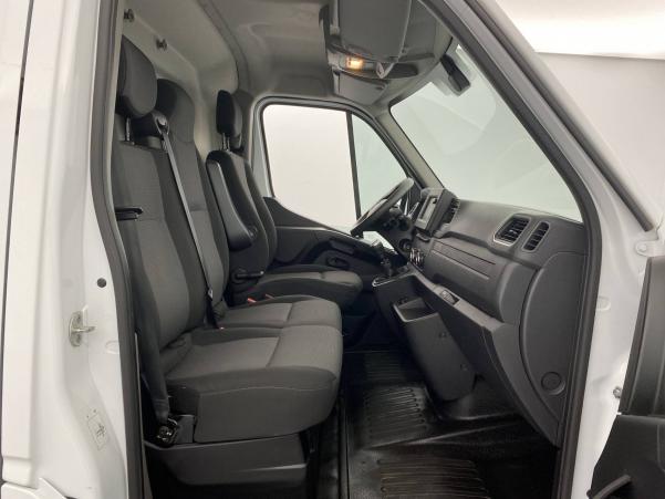 Vente en ligne Renault Master 3 Fourgon MASTER FGN TRAC F3500 L2H2 DCI 135 au prix de 23 990 €