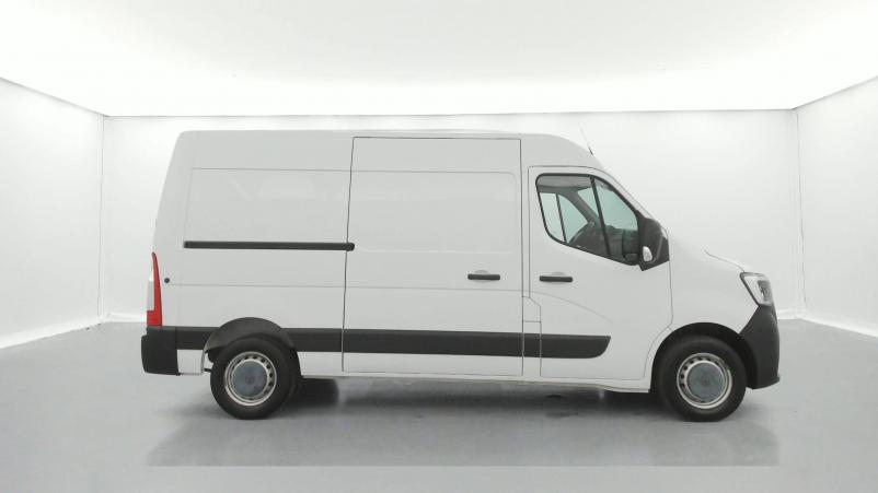 Vente en ligne Renault Master 3 Fourgon MASTER FGN TRAC F3500 L2H2 DCI 135 au prix de 23 990 €