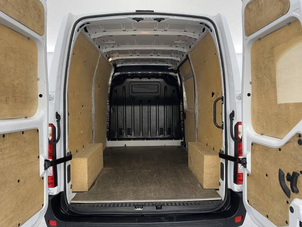 Vente en ligne Renault Master 3 Fourgon MASTER FGN TRAC F3500 L2H2 DCI 135 au prix de 23 990 €