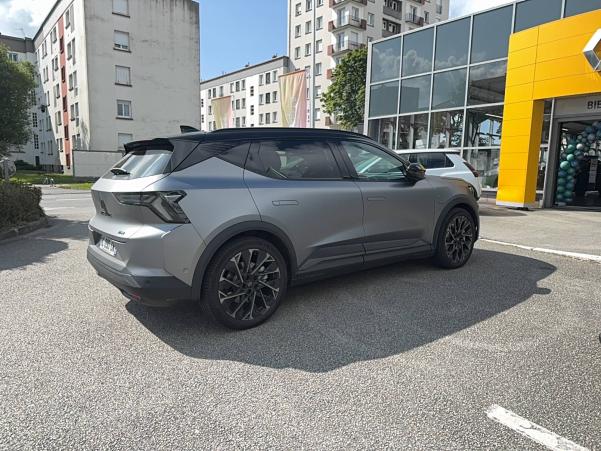 Vente en ligne Renault Scenic E-Tech  220 ch grande autonomie au prix de 51 490 €