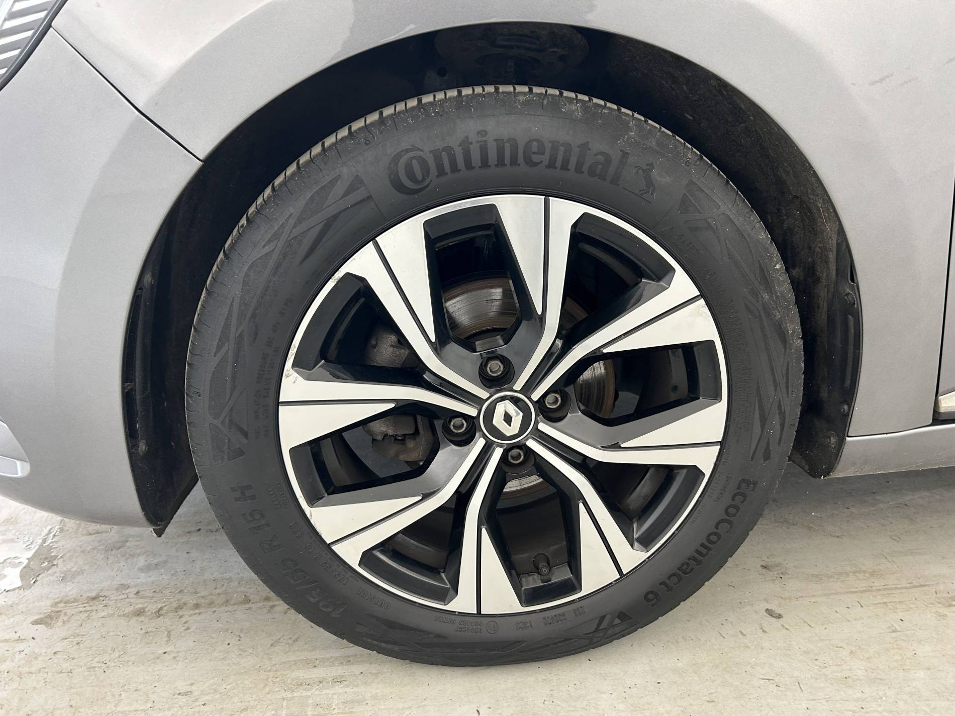 Vente en ligne Renault Clio 5 Clio TCe 90 au prix de 15 390 €