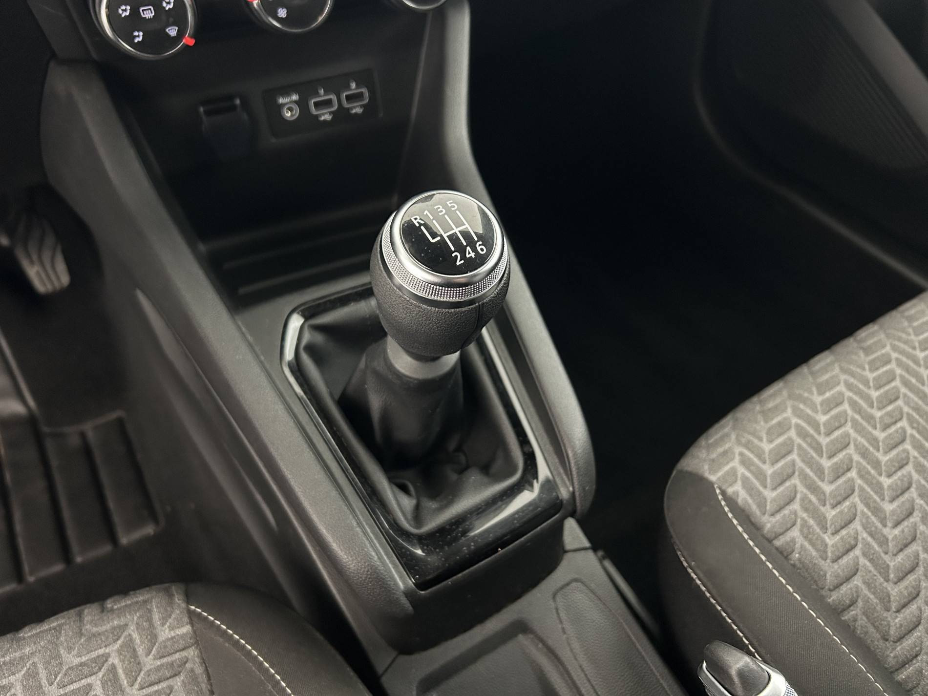 Vente en ligne Renault Clio 5 Clio TCe 90 au prix de 15 390 €