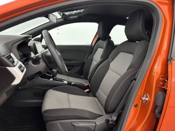 Vente en ligne Renault Clio 5 Clio E-Tech 140 - 21N au prix de 17 490 €