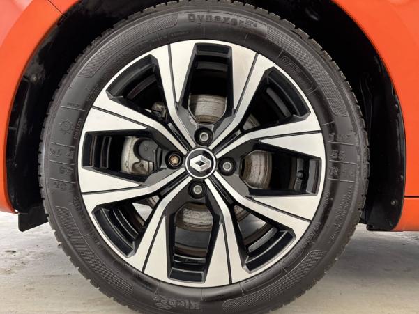 Vente en ligne Renault Clio 5 Clio E-Tech 140 - 21N au prix de 17 490 €