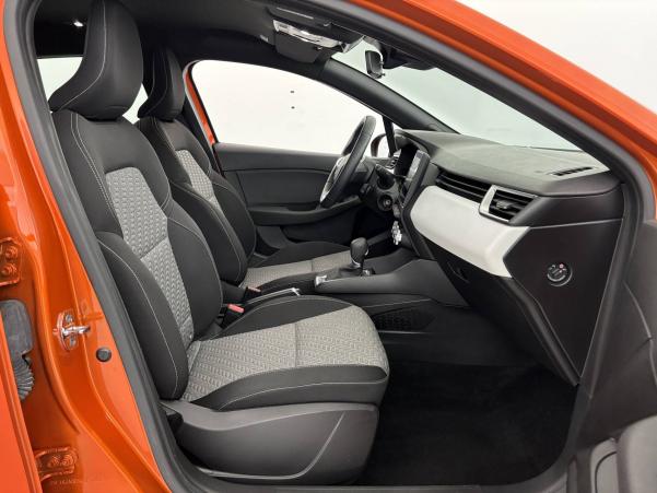Vente en ligne Renault Clio 5 Clio E-Tech 140 - 21N au prix de 17 490 €