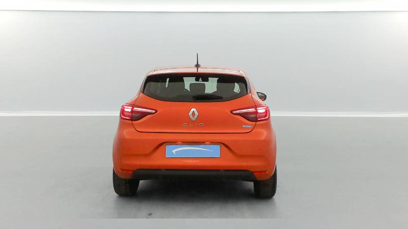 Vente en ligne Renault Clio 5 Clio E-Tech 140 - 21N au prix de 17 490 €