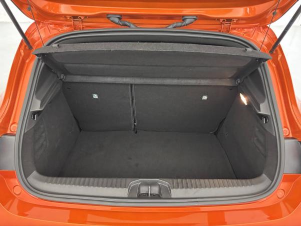 Vente en ligne Renault Clio 5 Clio E-Tech 140 - 21N au prix de 17 490 €