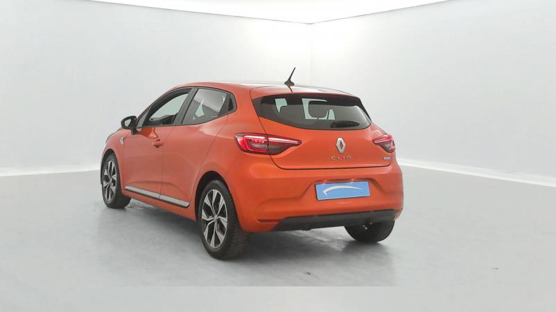 Vente en ligne Renault Clio 5 Clio E-Tech 140 - 21N au prix de 17 490 €