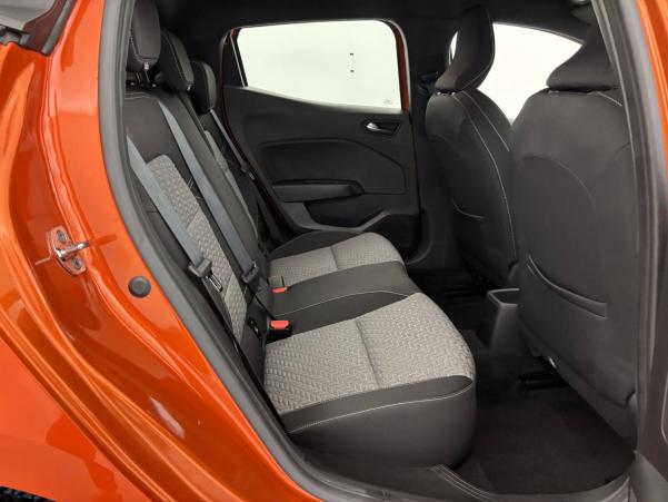 Vente en ligne Renault Clio 5 Clio E-Tech 140 - 21N au prix de 17 490 €