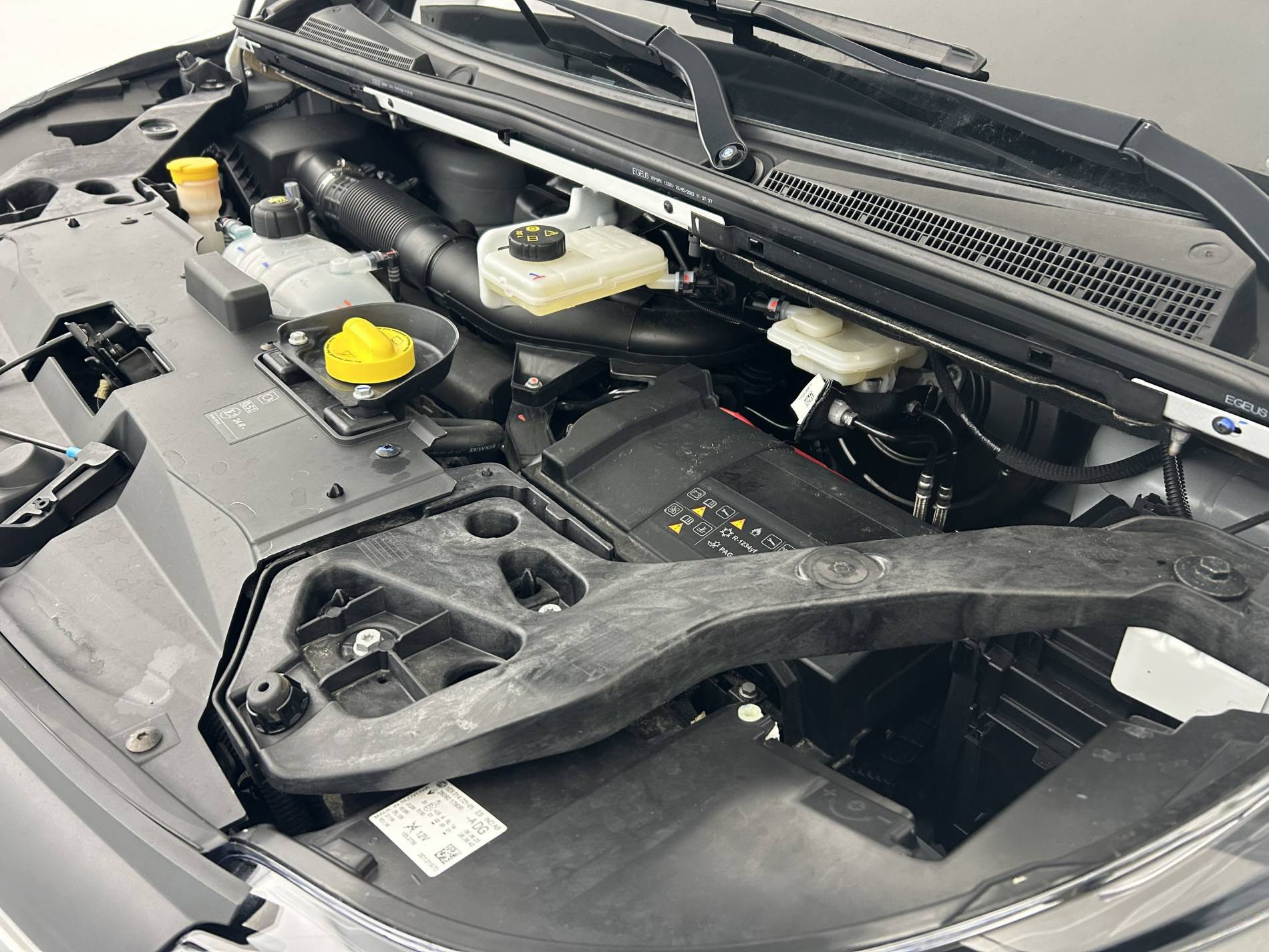 Vente en ligne Renault Trafic 3 Fourgon TRAFIC FGN L1H1 3000 KG BLUE DCI 130 au prix de 23 790 €