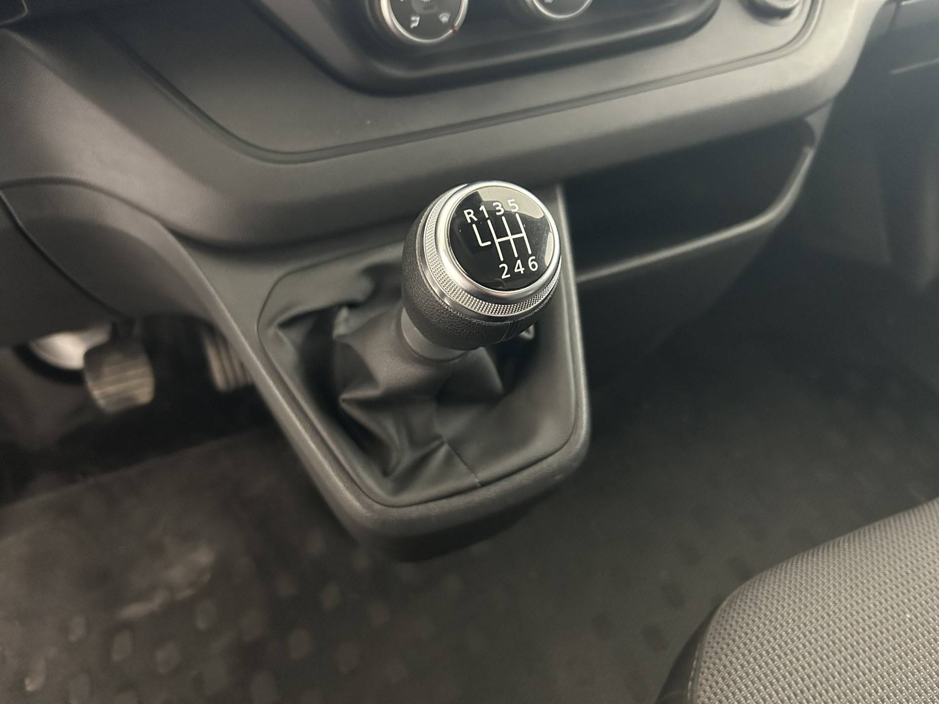 Vente en ligne Renault Trafic 3 Fourgon TRAFIC FGN L1H1 3000 KG BLUE DCI 130 au prix de 23 790 €