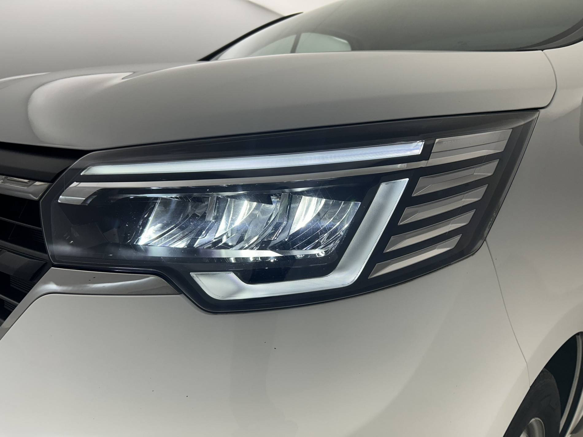 Vente en ligne Renault Trafic 3 Fourgon TRAFIC FGN L1H1 3000 KG BLUE DCI 130 au prix de 23 790 €