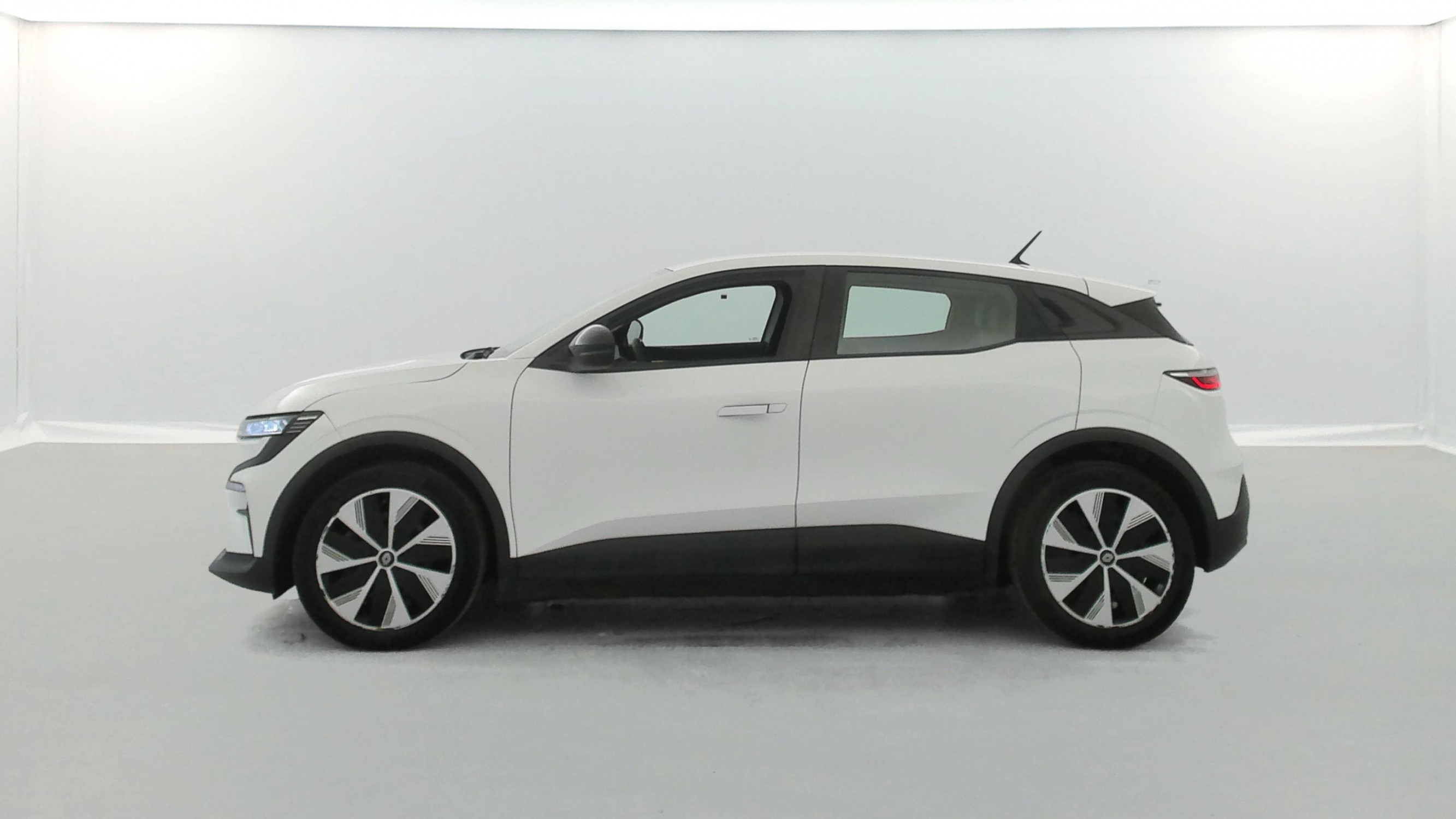 Vente en ligne Renault Megane E-Tech  ER EV60 130ch super charge au prix de 20 990 €