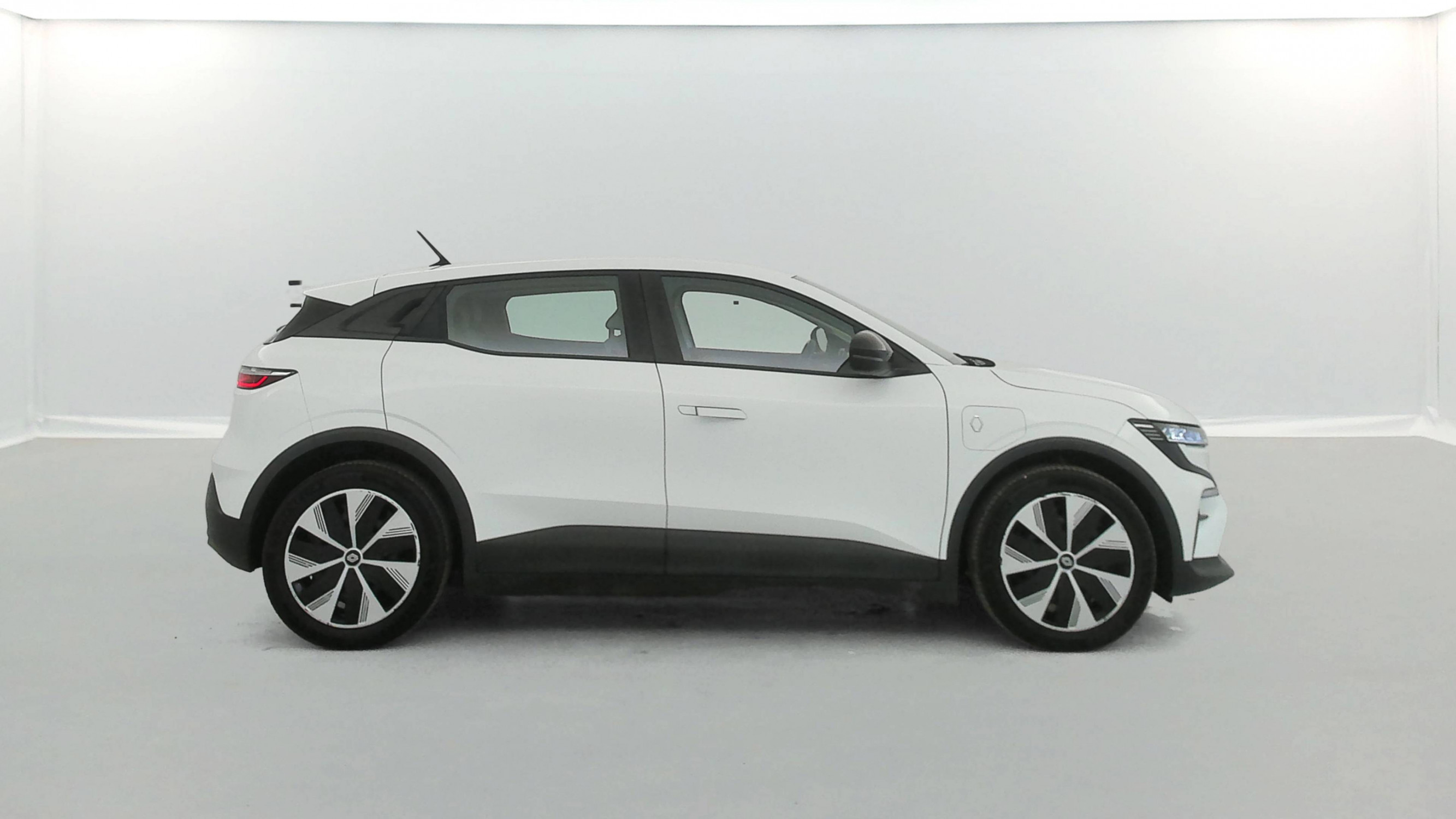 Vente en ligne Renault Megane E-Tech  ER EV60 130ch super charge au prix de 20 990 €