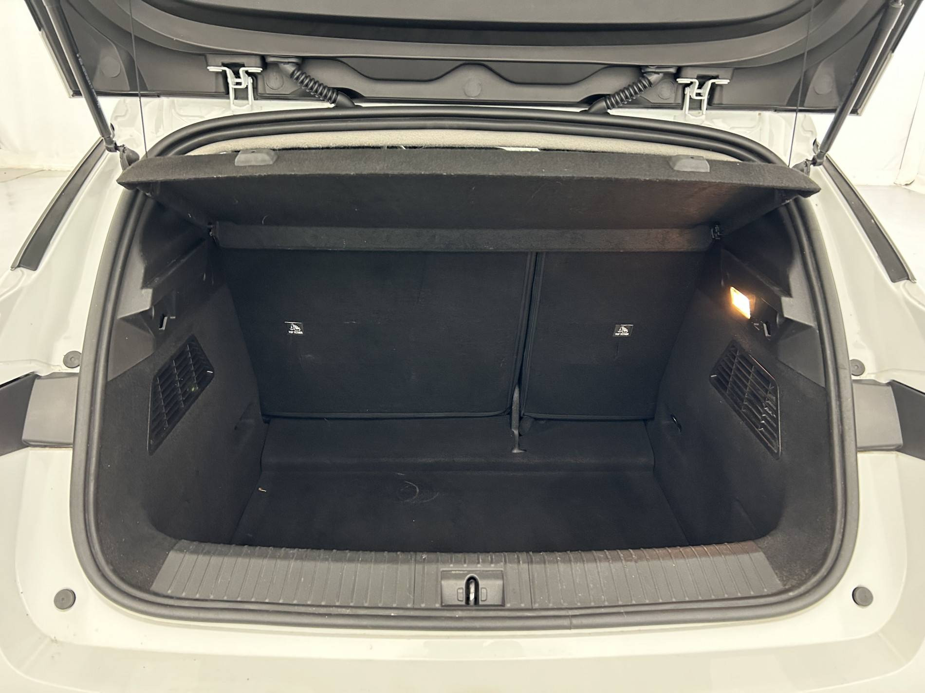 Vente en ligne Renault Megane E-Tech  ER EV60 130ch super charge au prix de 20 990 €