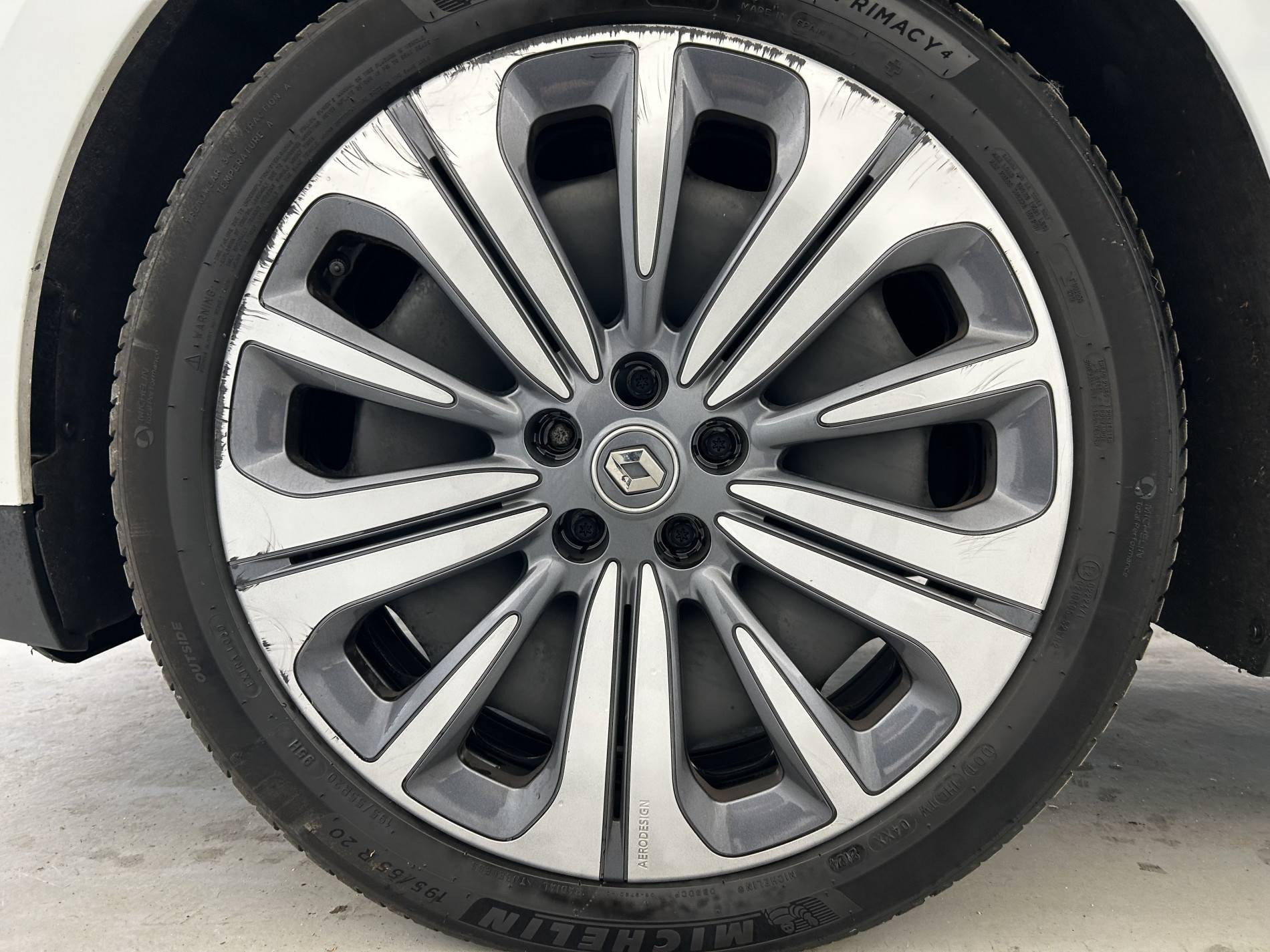 Vente en ligne Renault Grand Scenic 4 Grand Scenic TCe 140 FAP EDC - 21 au prix de 19 290 €