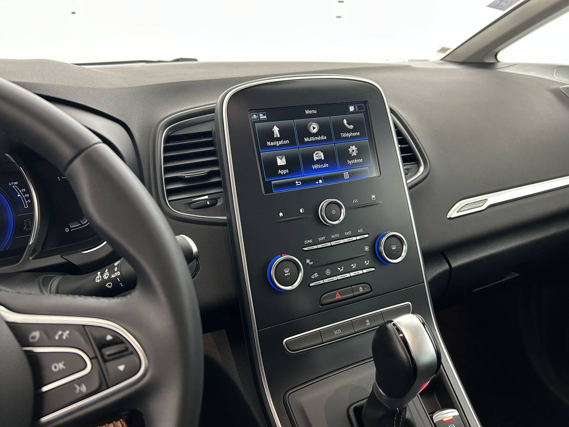 Vente en ligne Renault Grand Scenic 4 Grand Scenic TCe 140 FAP EDC - 21 au prix de 19 290 €