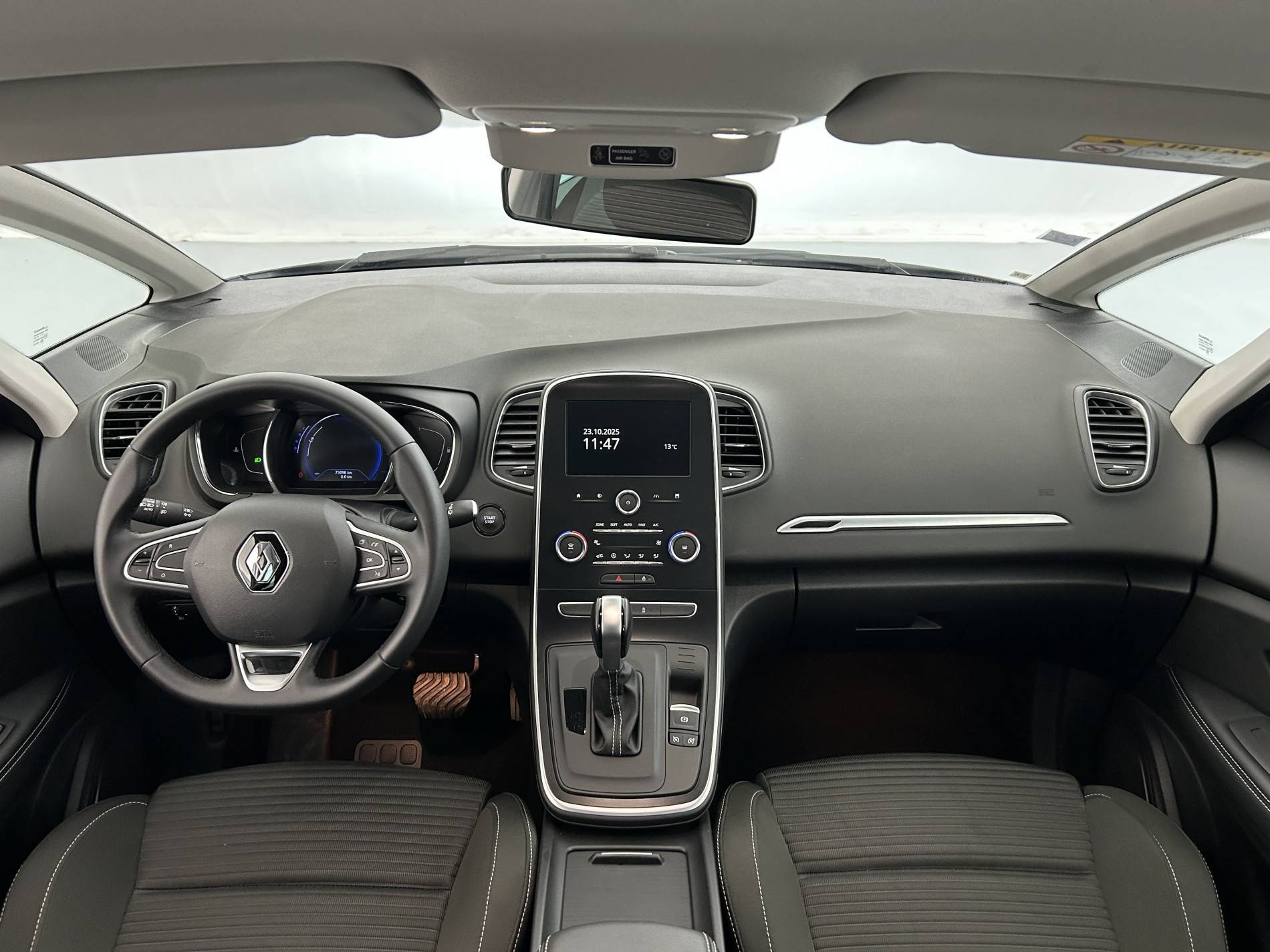 Vente en ligne Renault Grand Scenic 4 Grand Scenic TCe 140 FAP EDC - 21 au prix de 19 290 €