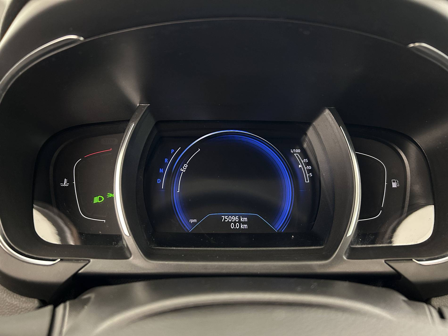 Vente en ligne Renault Grand Scenic 4 Grand Scenic TCe 140 FAP EDC - 21 au prix de 19 290 €