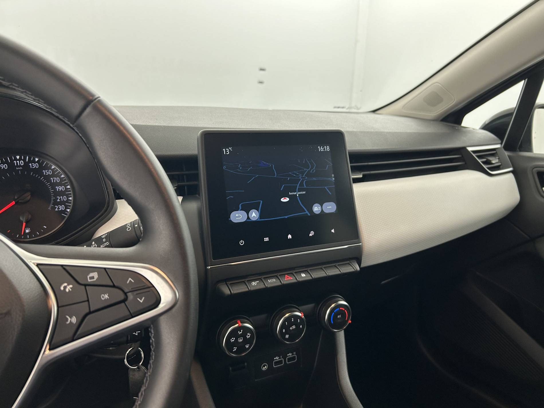 Vente en ligne Renault Clio 5 Clio TCe 90 au prix de 15 290 €