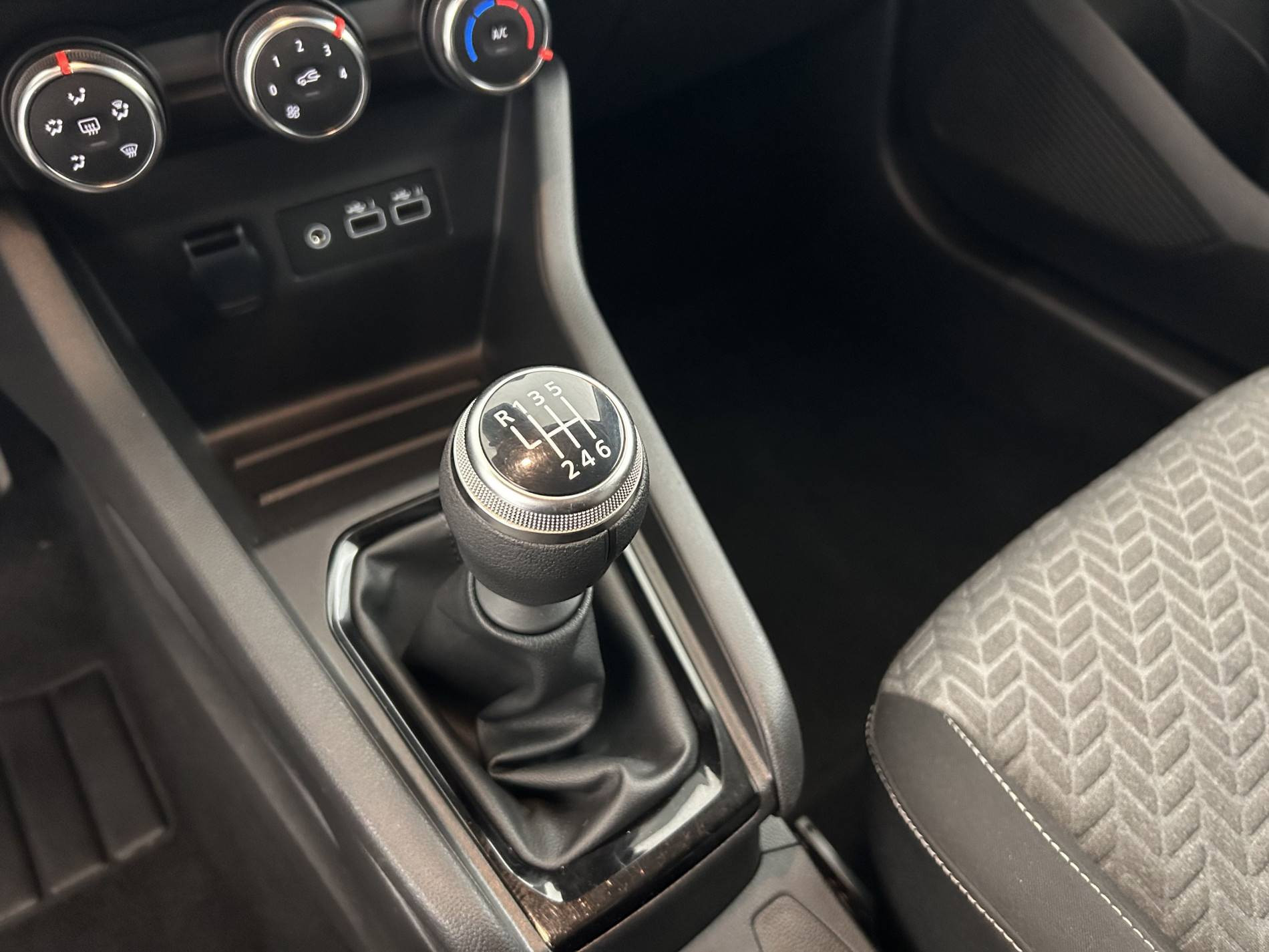 Vente en ligne Renault Clio 5 Clio TCe 90 au prix de 15 290 €