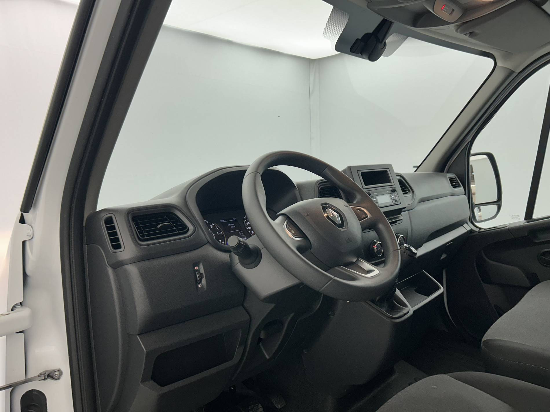 Vente en ligne Renault Master Fourgon MASTER FGN TRAC F3500 L2H2 BLUE DCI 135 au prix de 24 990 €