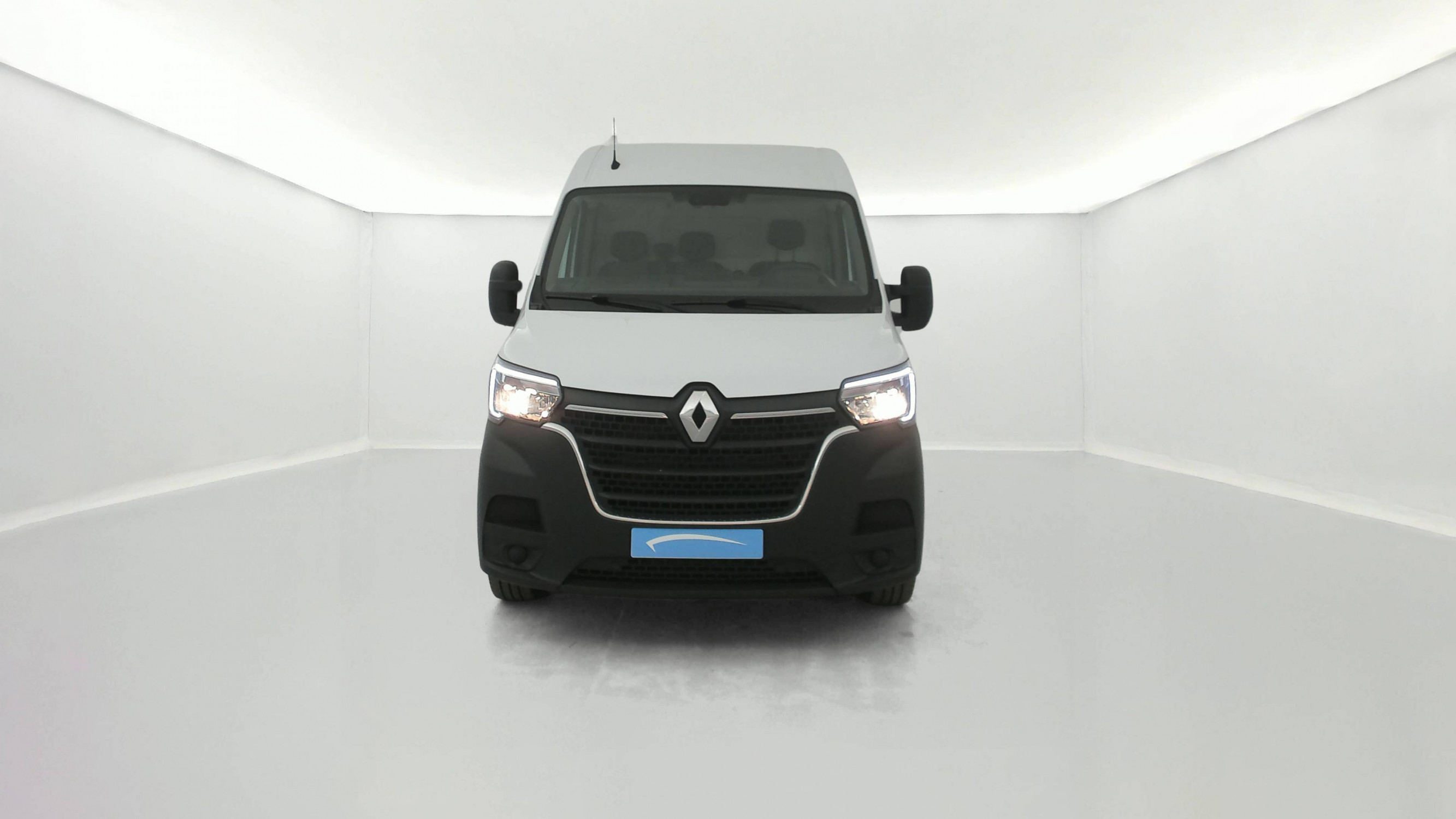Vente en ligne Renault Master Fourgon MASTER FGN TRAC F3500 L2H2 BLUE DCI 135 au prix de 24 990 €