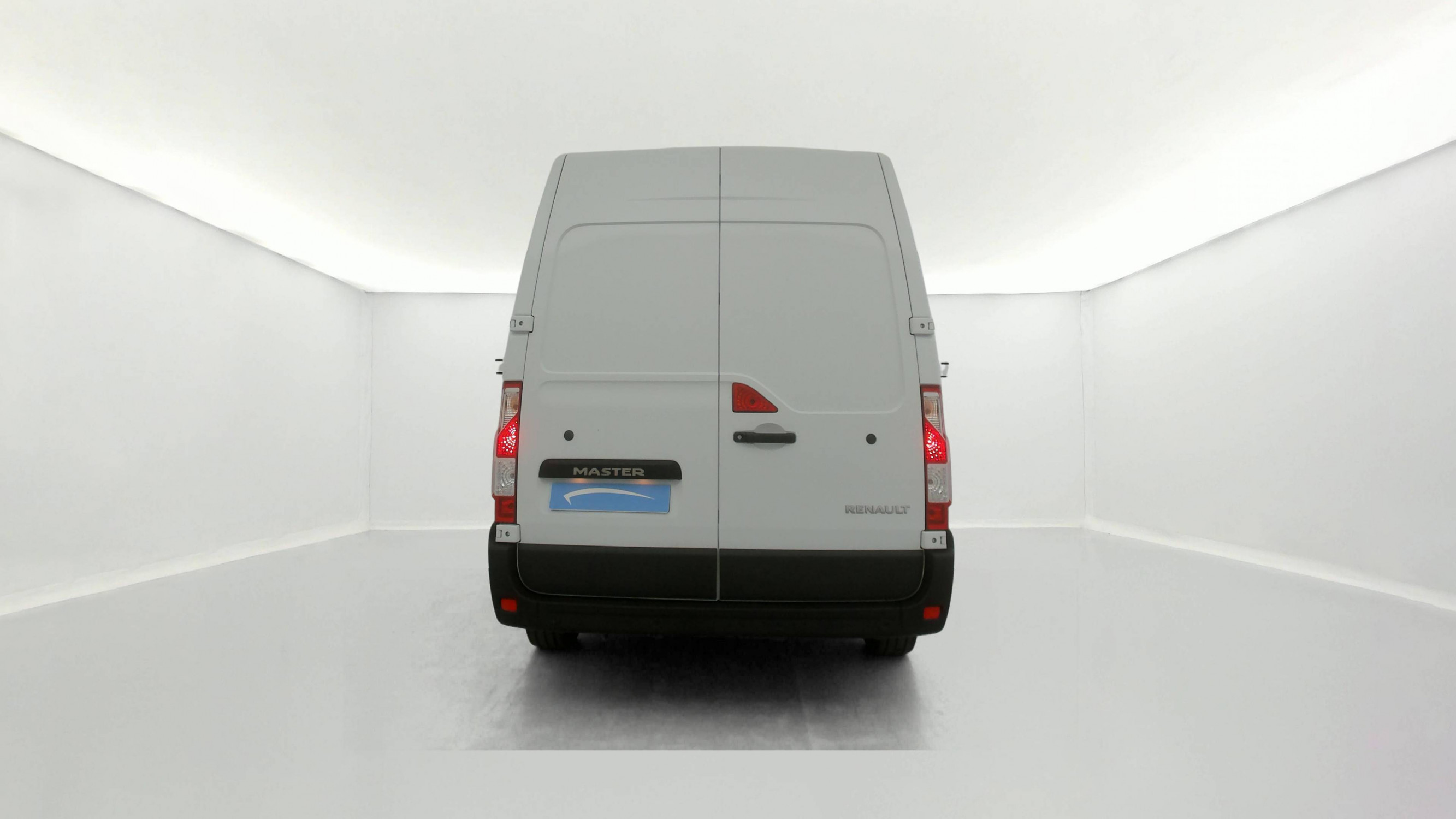 Vente en ligne Renault Master Fourgon MASTER FGN TRAC F3500 L2H2 BLUE DCI 135 au prix de 25 490 €