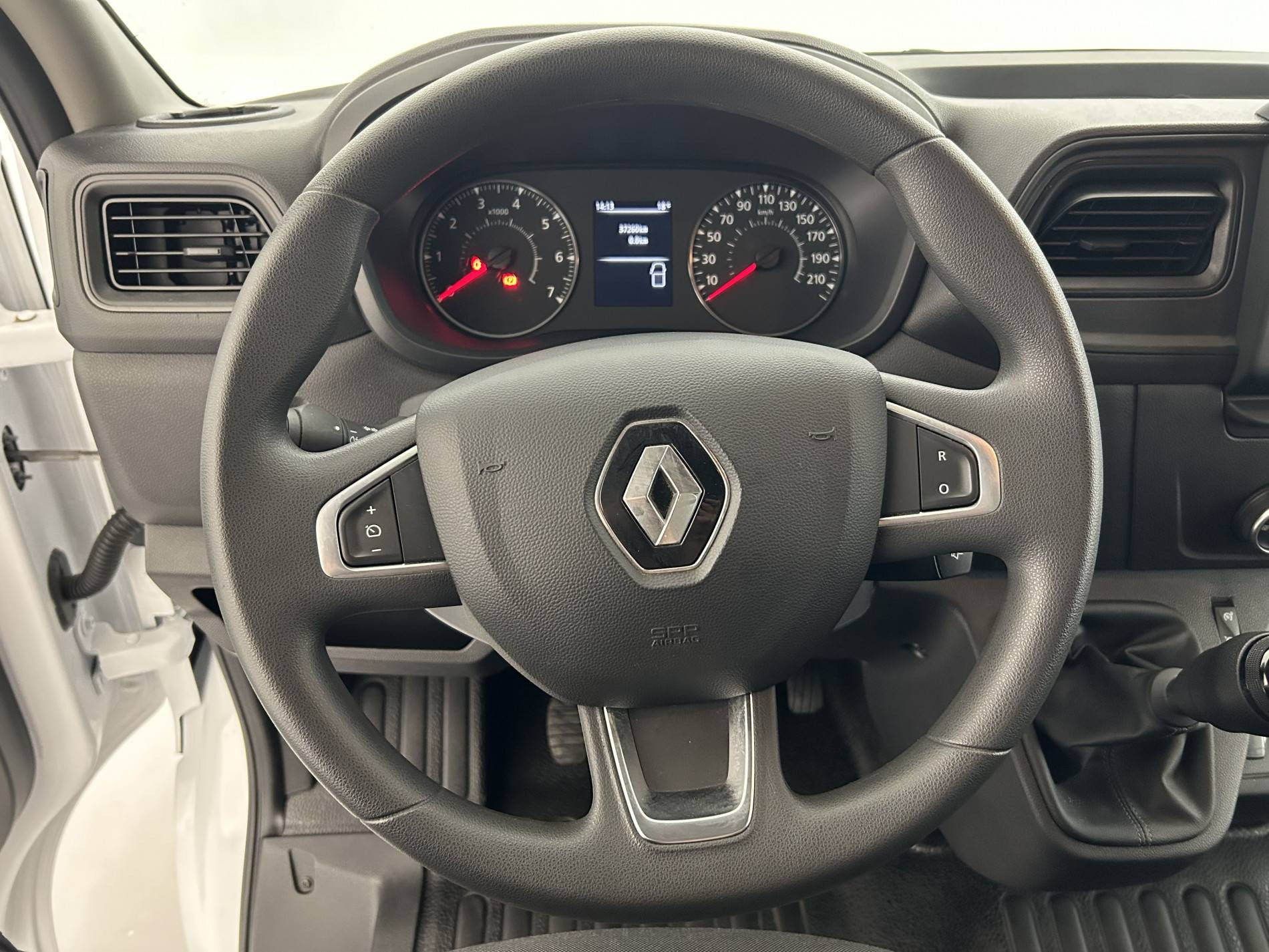 Vente en ligne Renault Master Fourgon MASTER FGN TRAC F3500 L2H2 BLUE DCI 135 au prix de 25 490 €