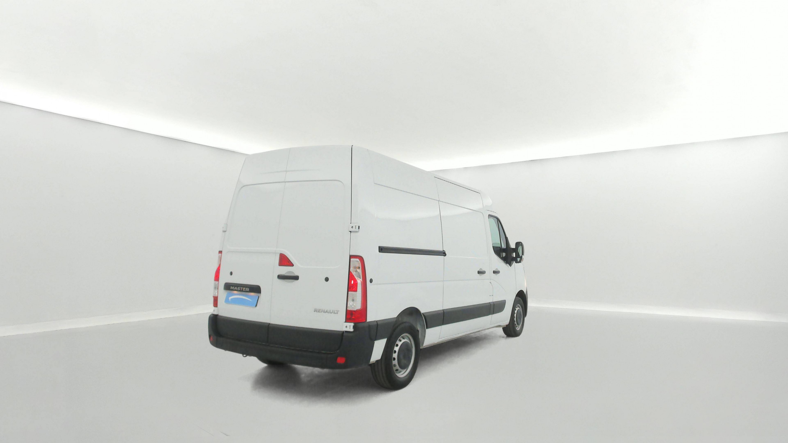 Vente en ligne Renault Master Fourgon MASTER FGN TRAC F3500 L2H2 BLUE DCI 135 au prix de 25 590 €
