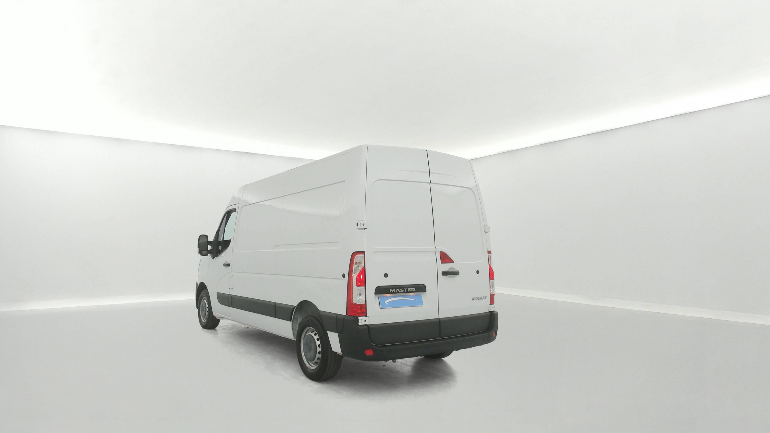 Vente en ligne Renault Master Fourgon MASTER FGN TRAC F3500 L2H2 BLUE DCI 135 au prix de 25 490 €