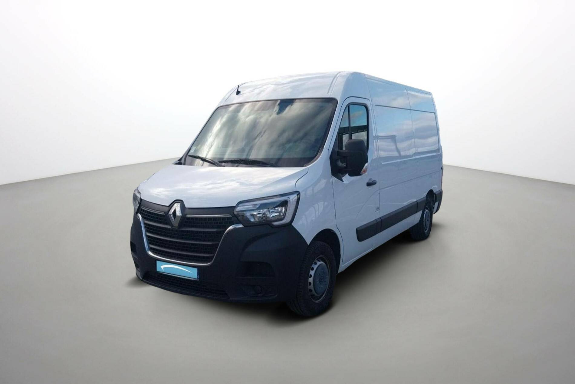 Vente en ligne Renault Master Fourgon MASTER FGN TRAC F3500 L2H2 BLUE DCI 135 au prix de 23 990 €