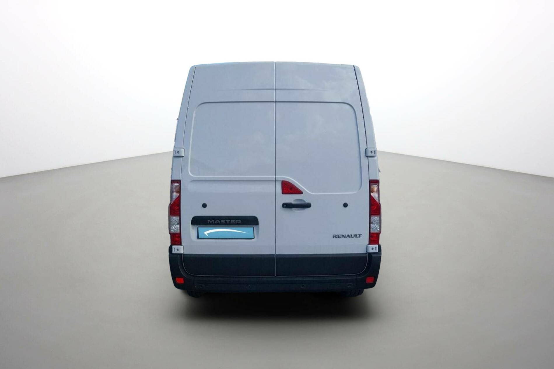 Vente en ligne Renault Master Fourgon MASTER FGN TRAC F3500 L2H2 BLUE DCI 135 au prix de 23 990 €