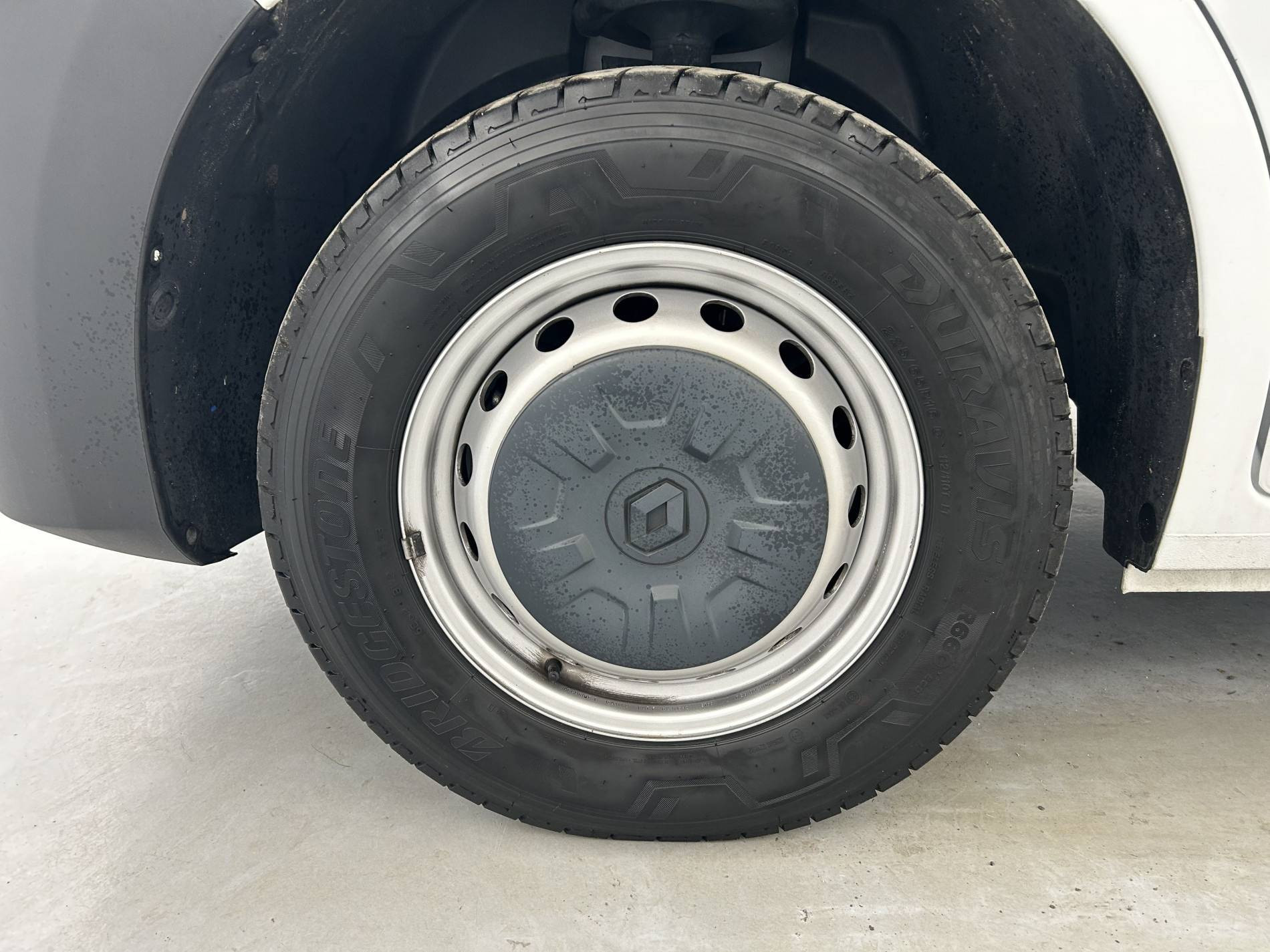 Vente en ligne Renault Master Fourgon MASTER FGN TRAC F3500 L2H2 BLUE DCI 135 au prix de 25 590 €