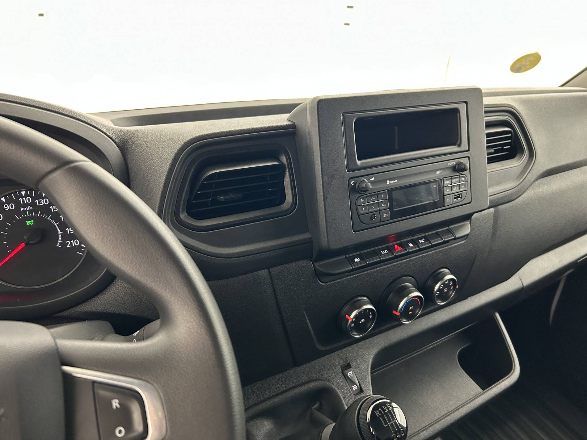 Vente en ligne Renault Master Fourgon MASTER FGN TRAC F3500 L2H2 BLUE DCI 135 au prix de 23 990 €