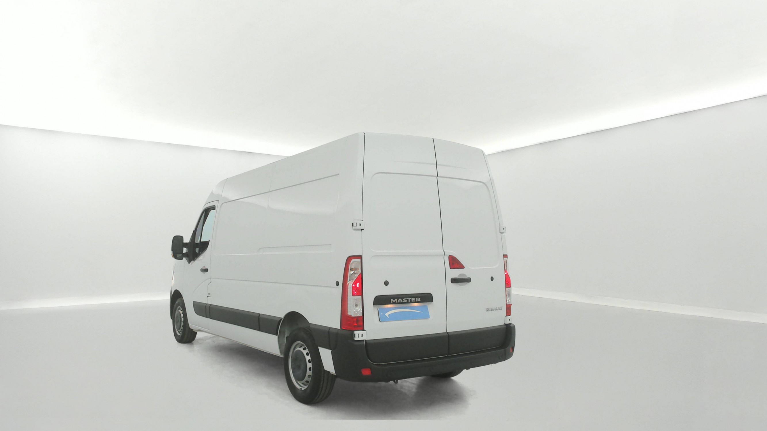 Vente en ligne Renault Master Fourgon MASTER FGN TRAC F3500 L2H2 BLUE DCI 135 au prix de 25 590 €