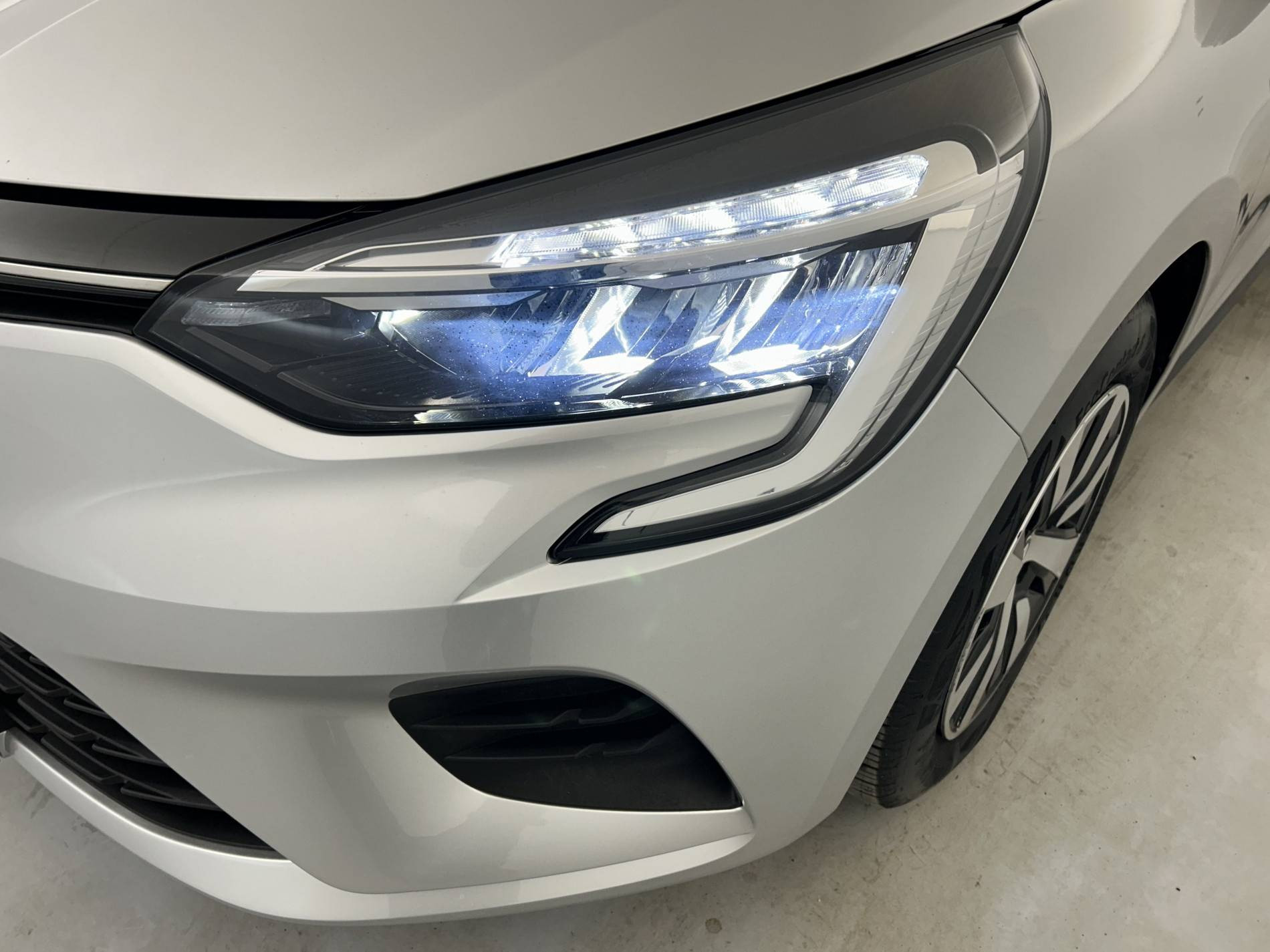 Vente en ligne Renault Clio 5 Clio TCe 90 au prix de 14 490 €