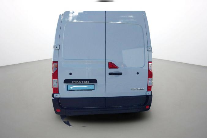 Vente en ligne Renault Master Fourgon MASTER FGN TRAC F3500 L2H2 DCI 135 au prix de 23 990 €