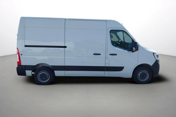 Vente en ligne Renault Master Fourgon MASTER FGN TRAC F3500 L2H2 DCI 135 au prix de 23 990 €