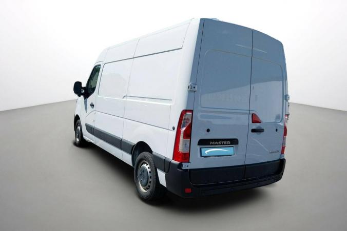 Vente en ligne Renault Master Fourgon MASTER FGN TRAC F3500 L2H2 DCI 135 au prix de 23 990 €