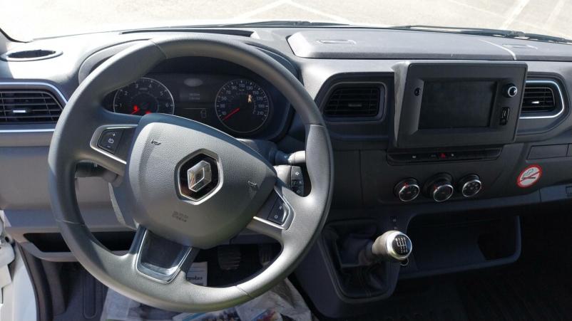 Vente en ligne Renault Master Fourgon MASTER FGN TRAC F3500 L2H2 DCI 135 au prix de 23 990 €