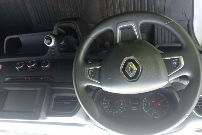 Vente en ligne Renault Master Fourgon MASTER FGN TRAC F3500 L2H2 DCI 135 au prix de 20 990 €