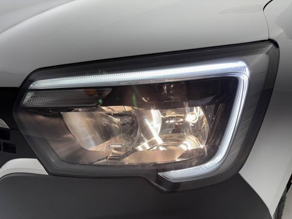 Vente en ligne Renault Master Fourgon MASTER FGN TRAC F3500 L2H2 DCI 135 au prix de 23 990 €